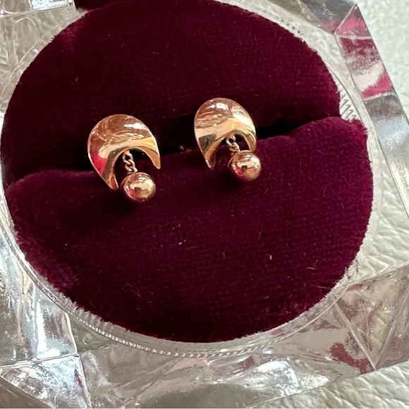 🌙 One of a kind, Unique 18K Gold Crescent Earrings - Picture 4 of 7